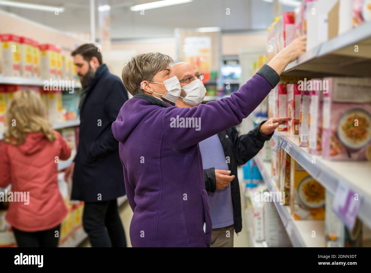 Two men wearing face mask hi-res stock photography and images - Alamy