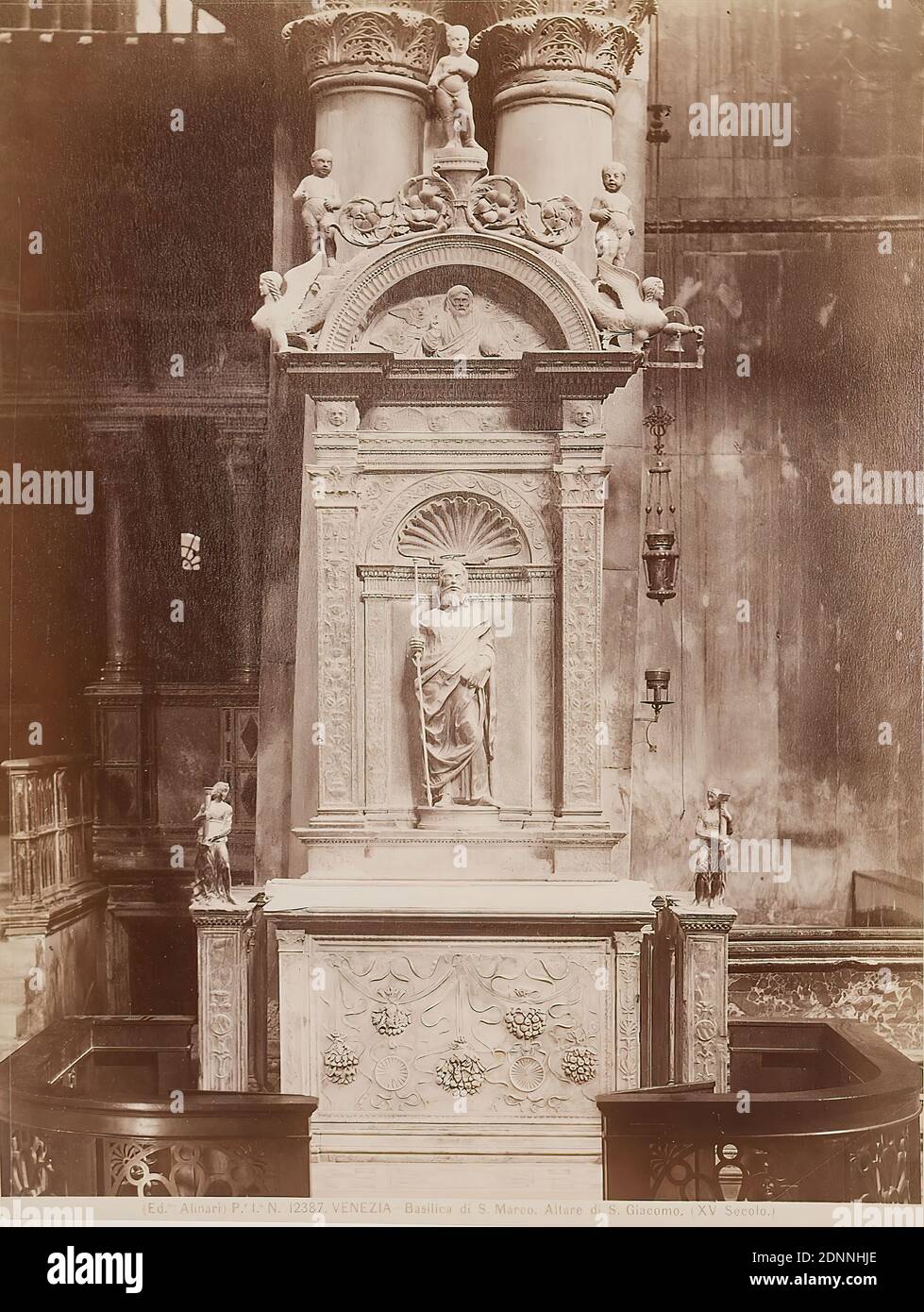 Altar of San Giacomo, St. Mark's Cathedral, Venice, albumin paper, black and white positive process, image size: height: 25.00 cm; width: 19.00 cm, 7. VENEZIA - Basilica di S. Marco. Altars di S. Giacomo. (XV Secolo.) With lead on cardboard: Pietro Lombardo soon after 1464, architectural photography, travel photography, interior of a church, altar, sculpture, sculpture art, Venice Stock Photo