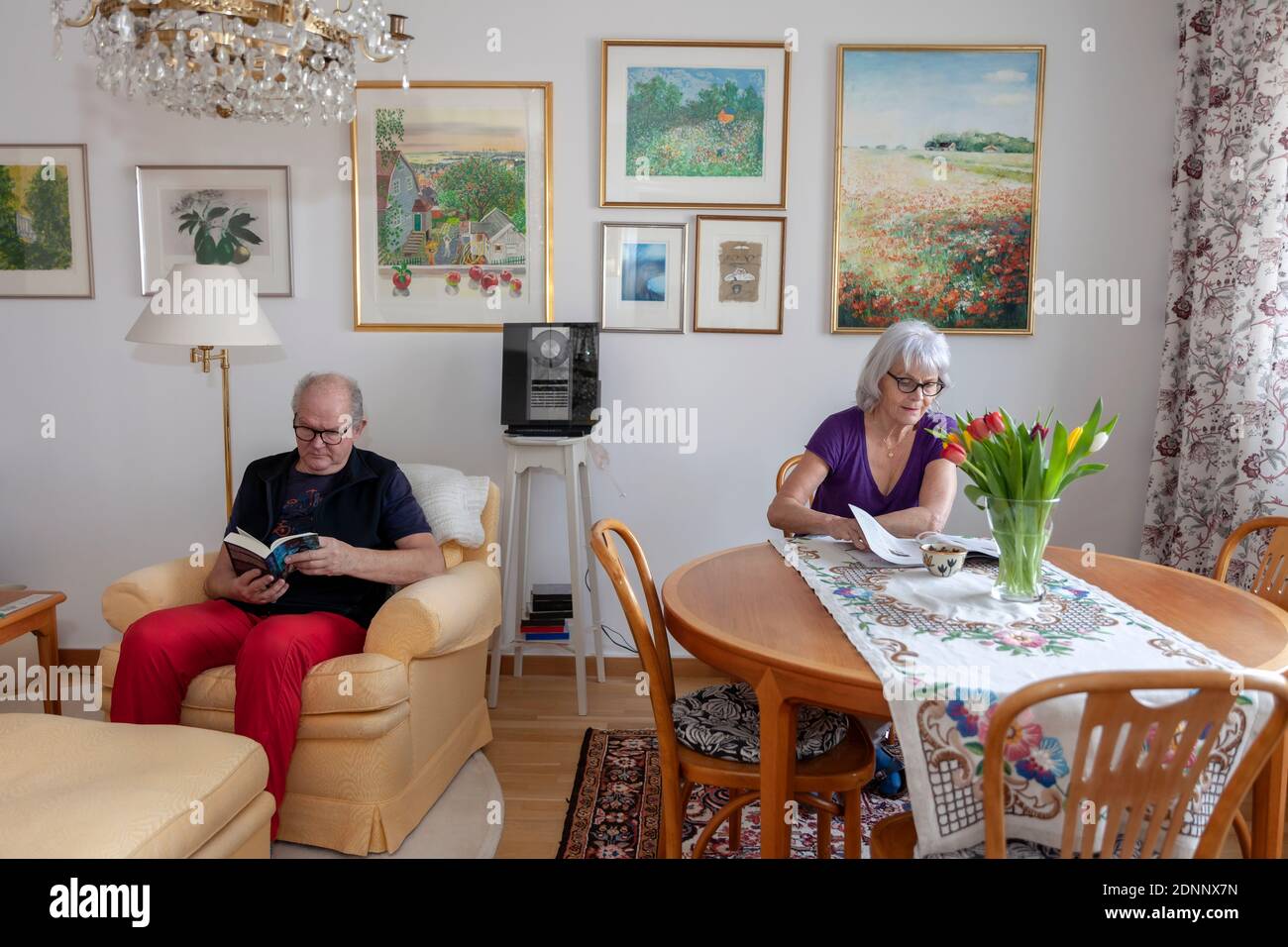 Old woman living room hi-res stock photography and images - Alamy