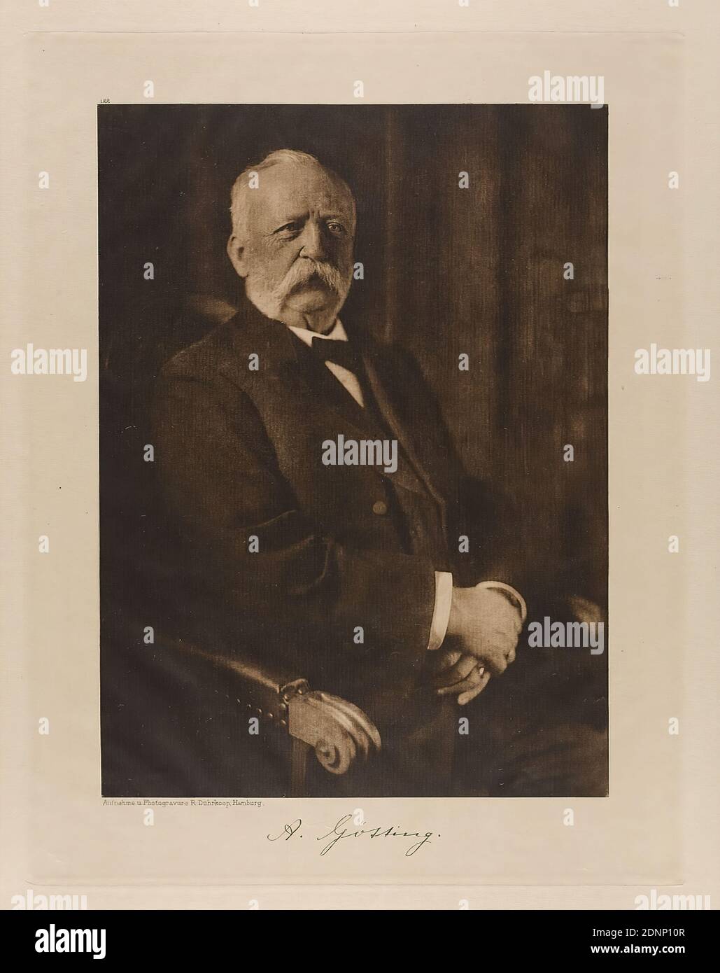 Rudolph Dührkoop, A. Götting, Director of the Hamburger Freihafen-Lagerhaus-Gesellschaft from the portfolio Hamburgische Männer und Frauen am Anfang des XX. Century, Staatliche Landesbildstelle Hamburg, Collection on the history of photography, paper, heliogravure, picture size: Height: 22,00 cm; width: 16,00 cm, signed: recto below the picture: Exposed signature of the sitter, inscribed: recto: engraved on printing plate, below the picture: photograph and photogravure R. Dührkoop, Hamburg, top left above picture 122; top right in the corner in lead:59, stamp: recto: handwritten addition: Inv. Stock Photo