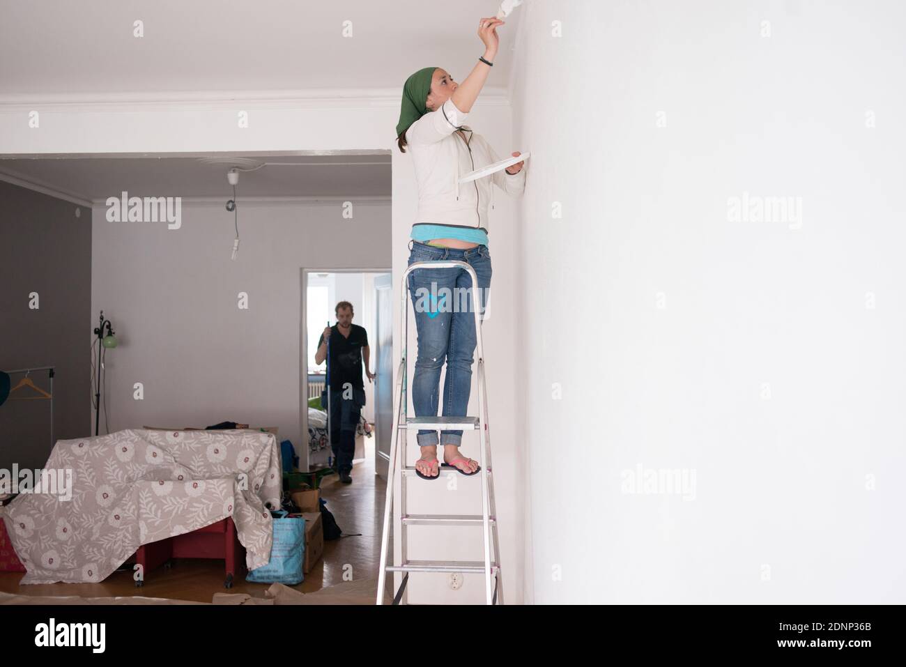 Man woman painting hi-res stock photography and images - Alamy