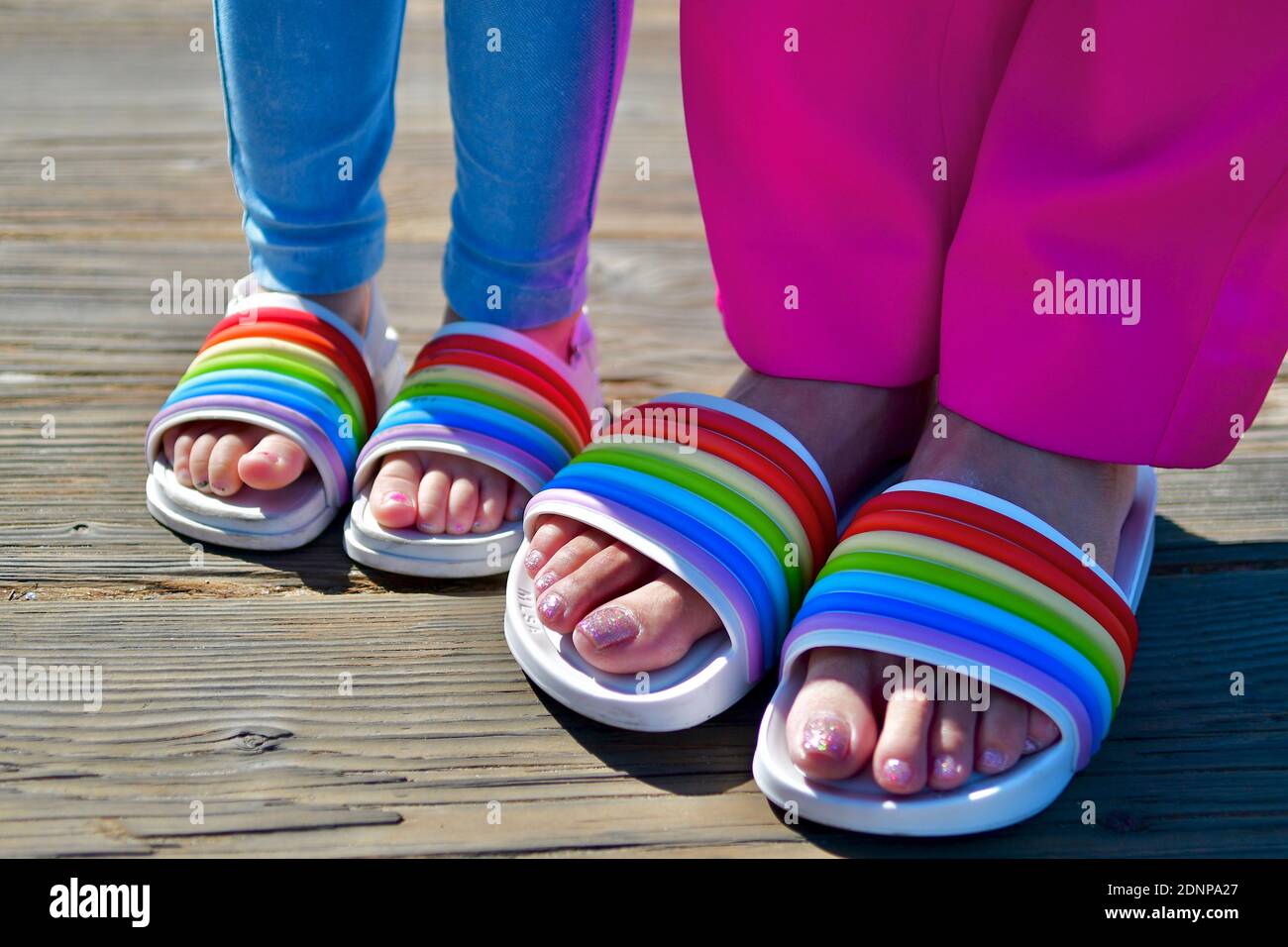 Page 2 - Girls Flip Flop High Resolution Stock Photography and Images -  Alamy