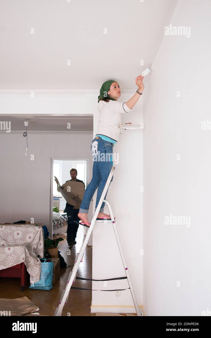 Man woman painting hi-res stock photography and images - Alamy