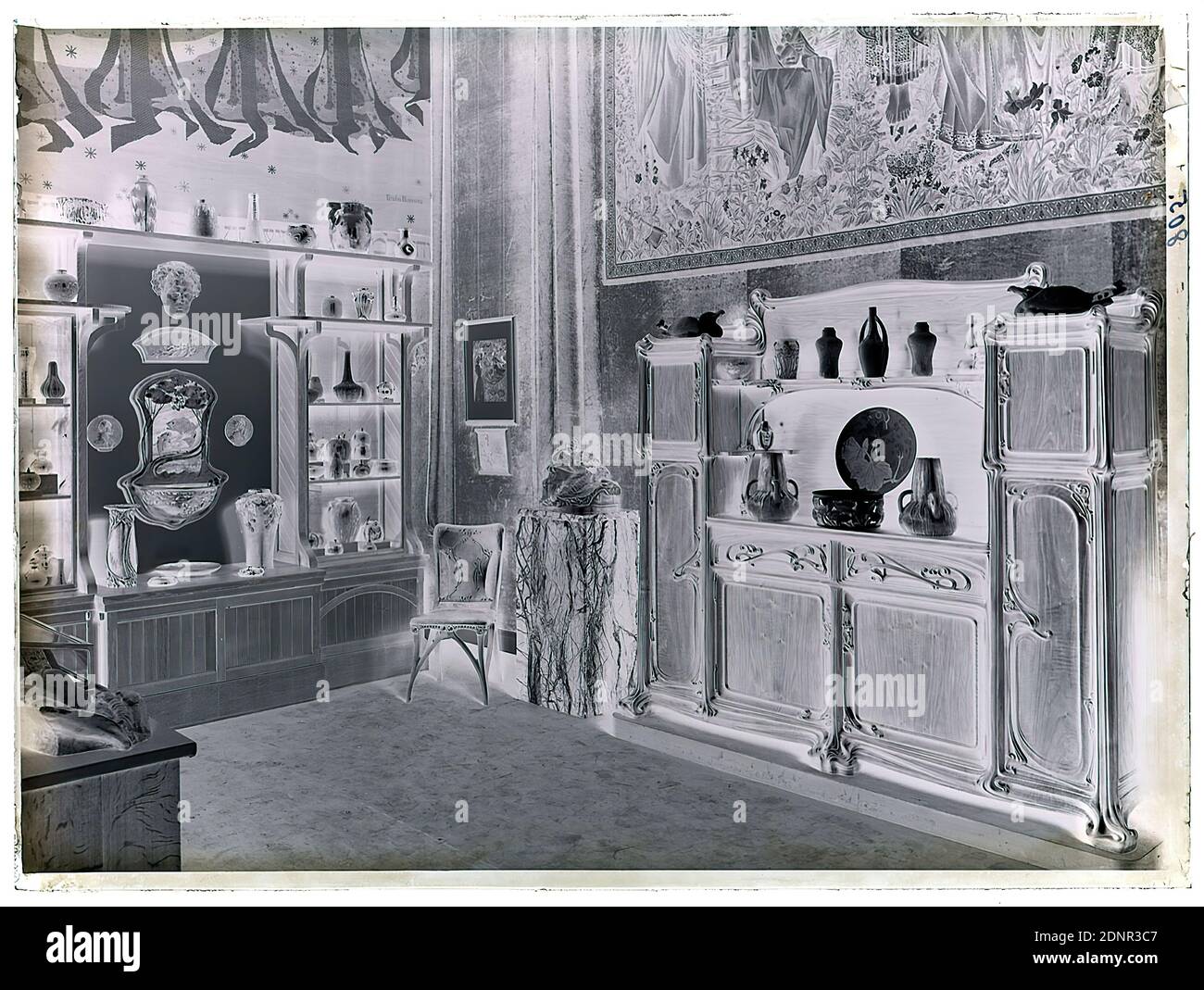 Wilhelm Weimar, Paris room, exhibition, glass negative, black and white negative process, total: height: 23.8 cm; width: 17.8 cm, numbered: re. : in black ink: 805, photography, chair, cabinet, seagull, fountain, museum, interior decoration (of a house), arts and crafts, applied arts, industrial design, museum Stock Photo