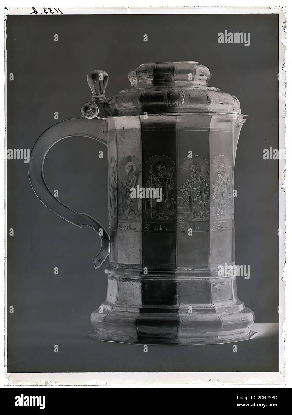 Wilhelm Weimar, jug, glass negative, black and white negative process, total: height: 23.8 cm; width: 17.8 cm, numbered: top left. : in black ink: 1153,b, apostles, work of applied art (metals), the apostles Judas Thaddaeus, the apostle Simon Zelotes (or Simon of Cana), Matthew, the apostle James the Elder (Major), Jug (drinking vessel), church furnishings, arts and crafts, industrial design Stock Photo
