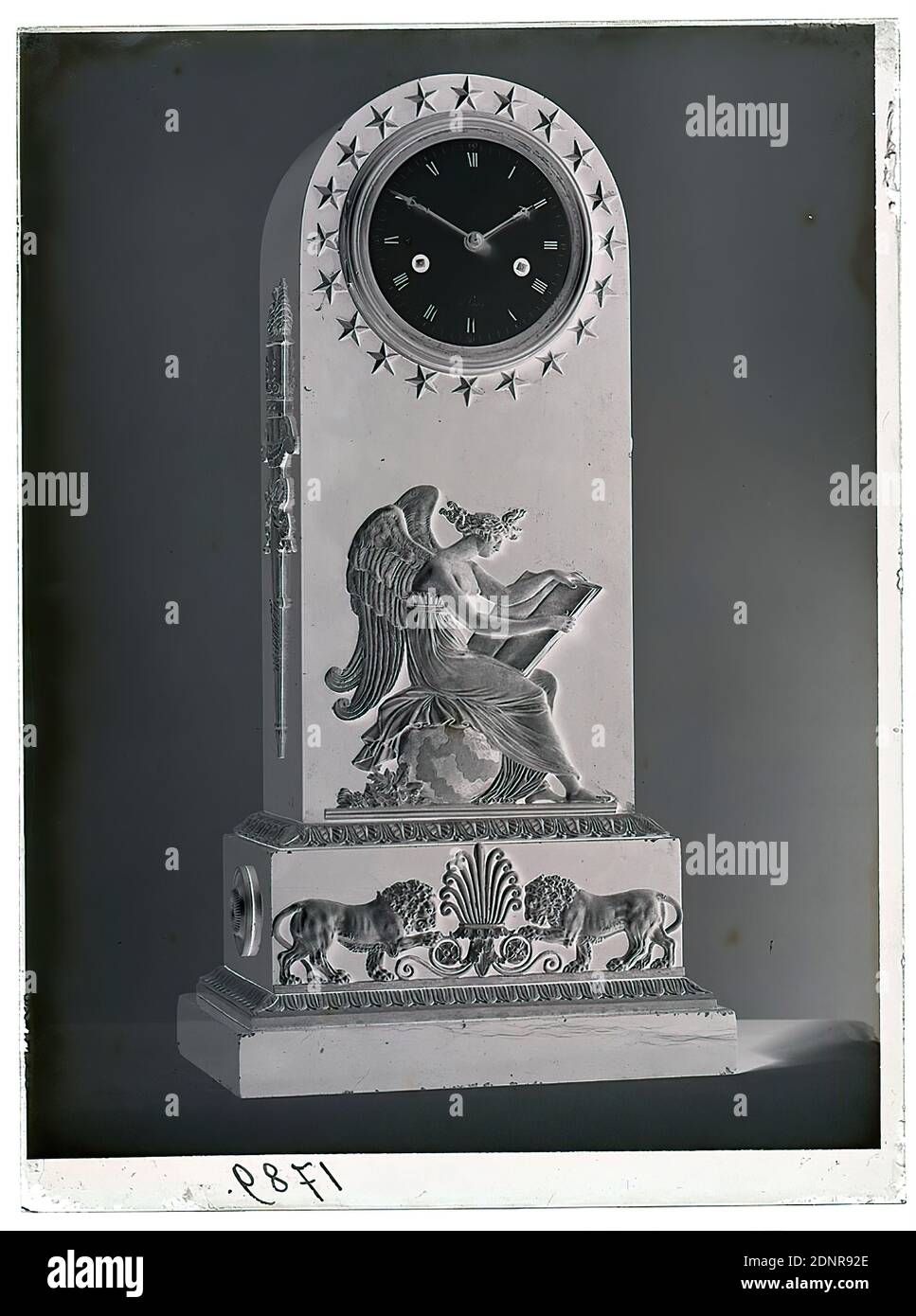 Wilhelm Weimar, grandfather clock, glass negative, black and white negative process, total: height: 23.8 cm; width: 17.8 cm, numbered: u. li. : in black ink: 1789, photography, Work of applied art, Stars, time, clock, Allegory of time and eternity, Book, Lion (predators), Ornaments, Time, Arts and crafts, Applied arts, Industrial design Stock Photo