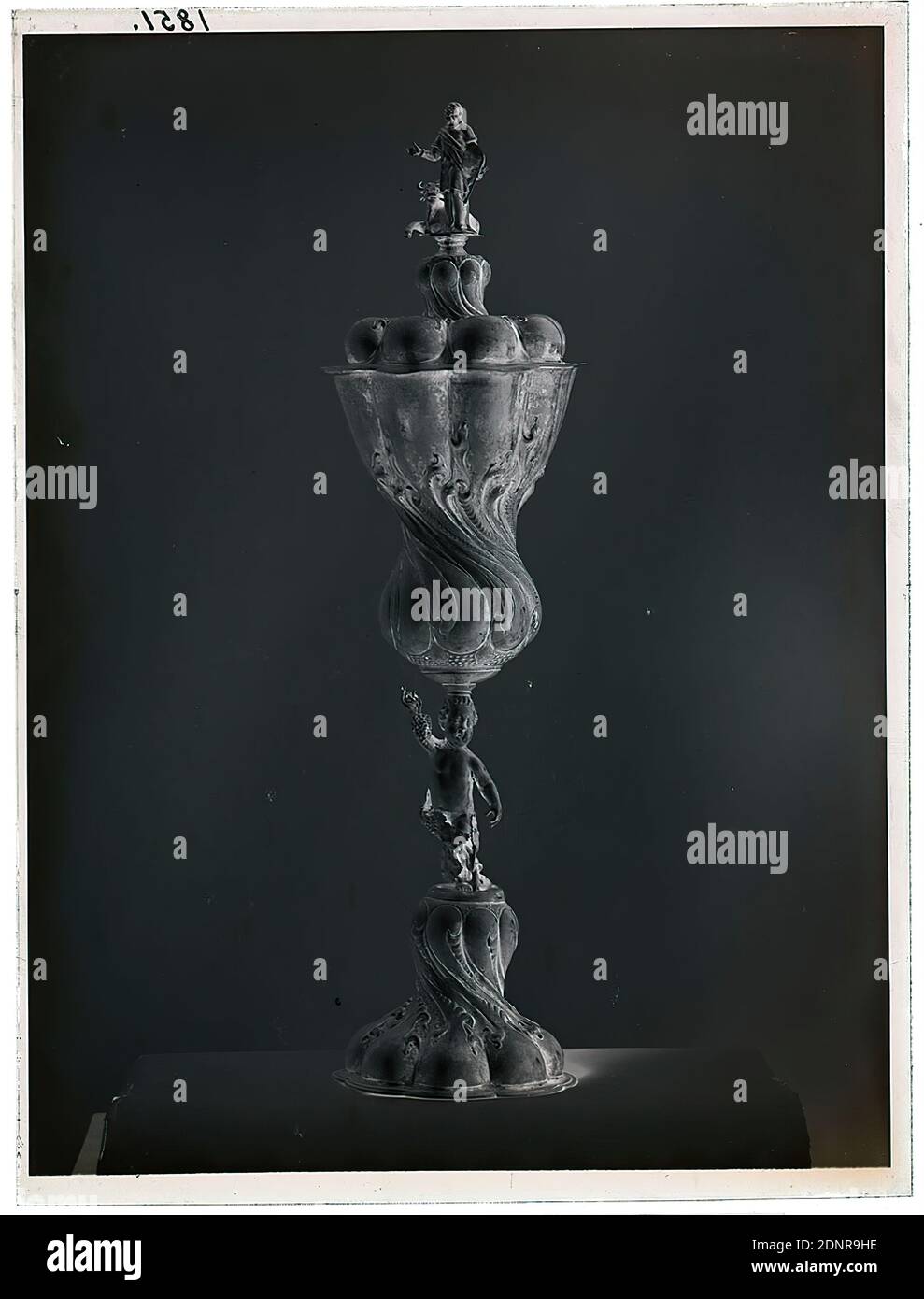 Wilhelm Weimar, lidded goblet, glass negative, black and white negative process, total: height: 23.8 cm; width: 17.8 cm, numbered: top left: in black ink: 1851. works of applied art (precious metals), bull (evangelist symbols), Luke, cupids, putti, drinking vessels, ornaments, supporting figure, handicrafts, arts and crafts, industrial design, corporation, guild, guild Stock Photo