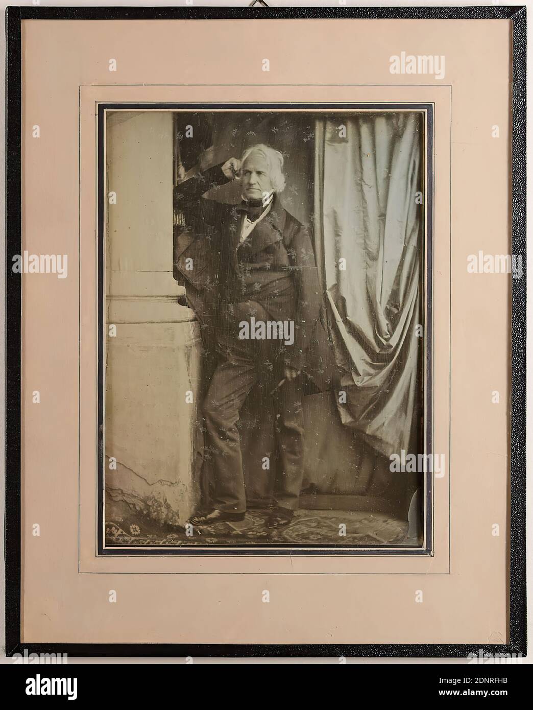 Hermann Biow, The sculptor Christian Rauch (1777-1857), donation Hermann Stachow, daguerreotype, picture size: height: 21,7 cm; width: 16,1 cm, numbered: verso top right: in black ink on label: D. p. 81, inscribed: verso left: in blue ink on label: Christian Rauch, sculptor, portrait photography, man, full-length portrait, standing figure, historical person, arm positions, gestures, artist Stock Photo