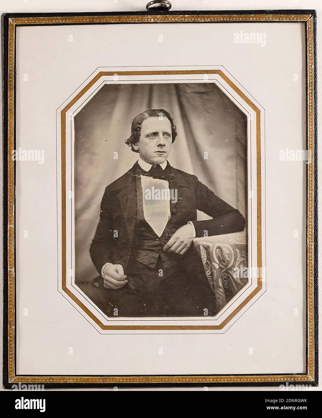 Ludwig Schultz, young man, daguerreotype, Image size: Height: 9,10 cm; Width: 6,80 cm, Label: verso: title, manufacturer, portrait photography, young man, youth, standing figure, half-length portrait Stock Photo