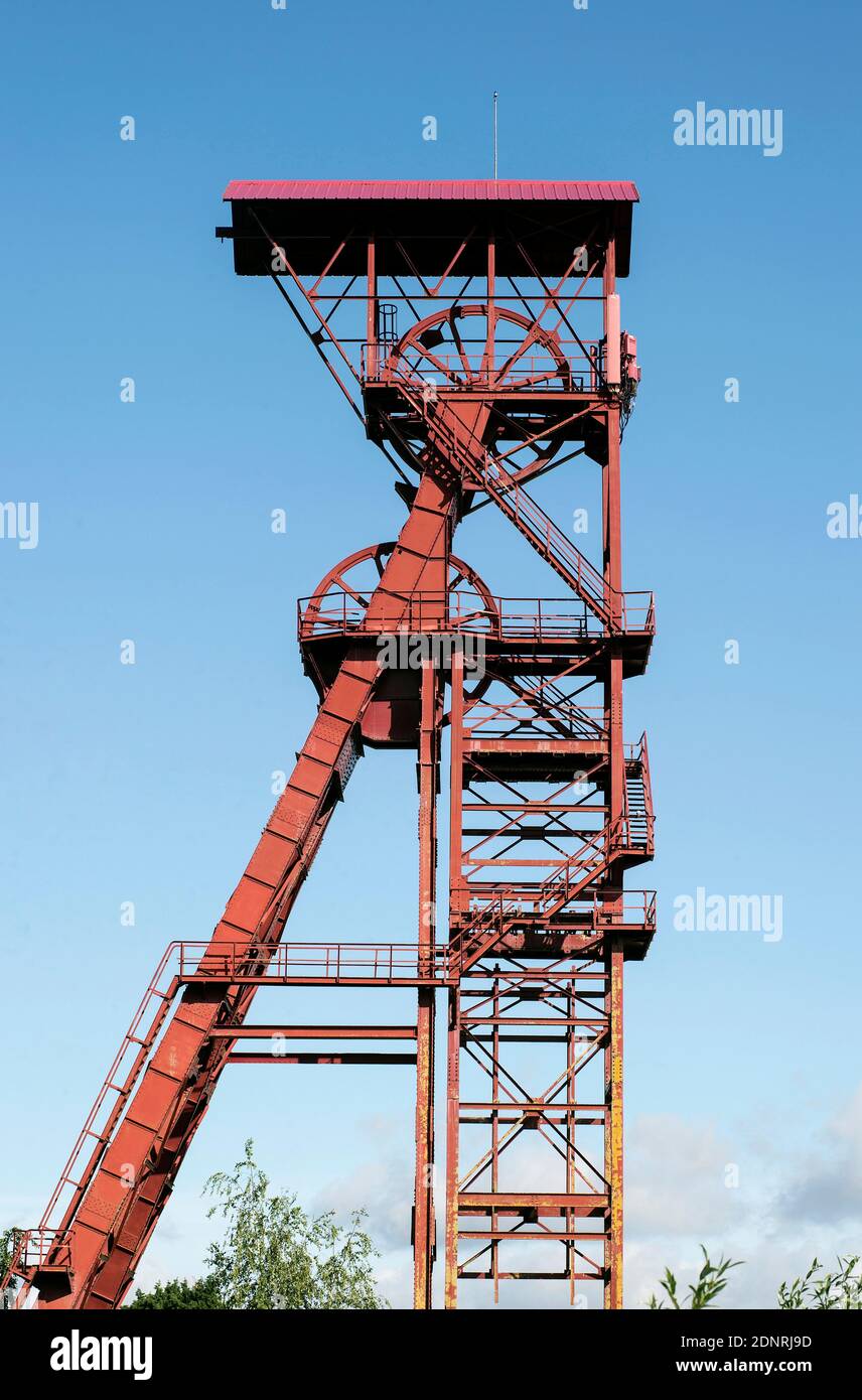 Evin-Malmaison (northern France): peat head “fosse n°8 - 8 bis” known as Emile Cornuault reinstalled in 1961 on the coal mine of the Nord-Pas-de-Calai Stock Photo