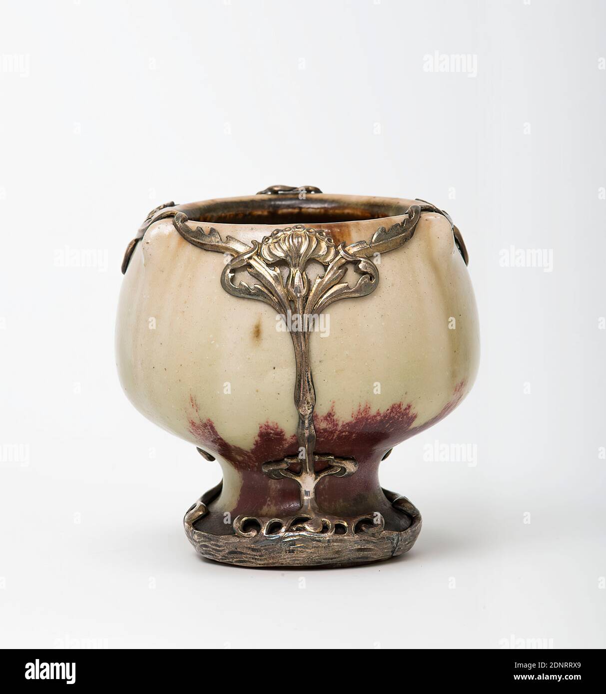 Pierre Adrien Dalpayrat, Marcel Bing, Cup with silver mount, Acquired by S. Bing, L'Art Nouveau, Paris, at the Paris World Exhibition 1900, stoneware, glazed, Total: Height: 9,90 cm; Diameter: 9,50 cm, Stamp: Underside: under the glaze on the bottom Workshop stamp: drops with flames, beside it two green painted crosses, ceramics, drinking and barware, ornamental objects, dinner and serving dishes, plant ornaments, art nouveau Stock Photo