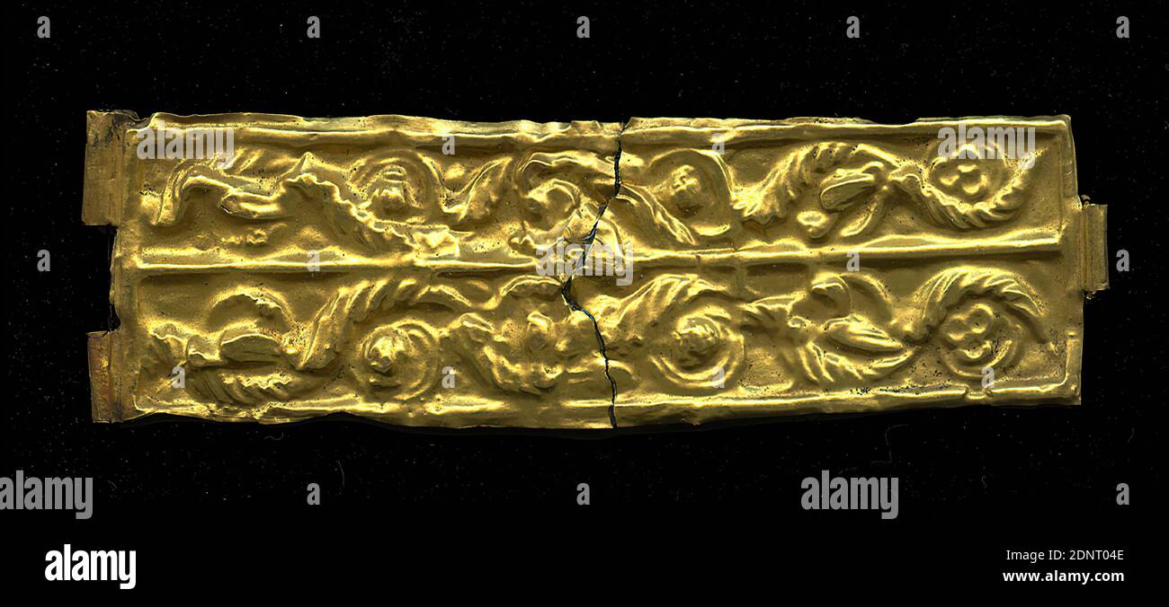 Part of a bracelet, gold, chased, gold, Total: Height: 8.3 cm; Width: 2.35 cm, arm decoration, Death, Burial, tendril ornament, Early Imperial Period, The thin gold sheet shows a representation chased over a matrix. It is a tendril ornament in two registers. Small birds, pine cones and berries can be seen in the arches. The bracelet will have originally consisted of three links: probably a middle link with an ornamental disc and two arms. The metal sheet comes from a find context in southern Russia and was added as decoration for the dead Stock Photo