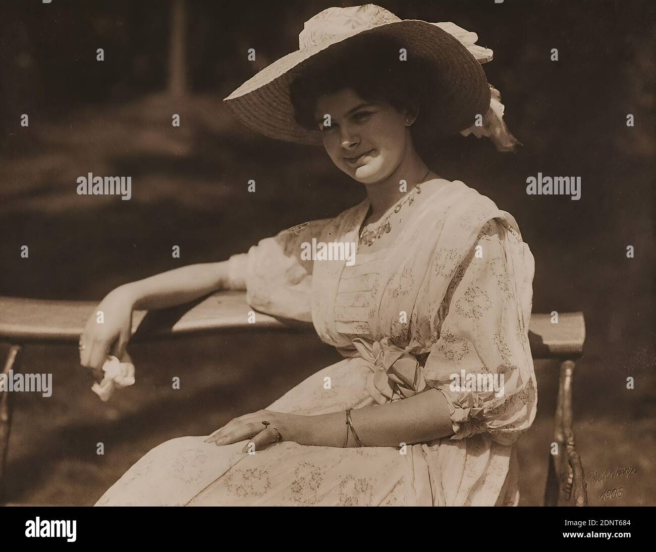 Rudolph Dührkoop, Lady on garden bench, paper, platinum printing, image ...