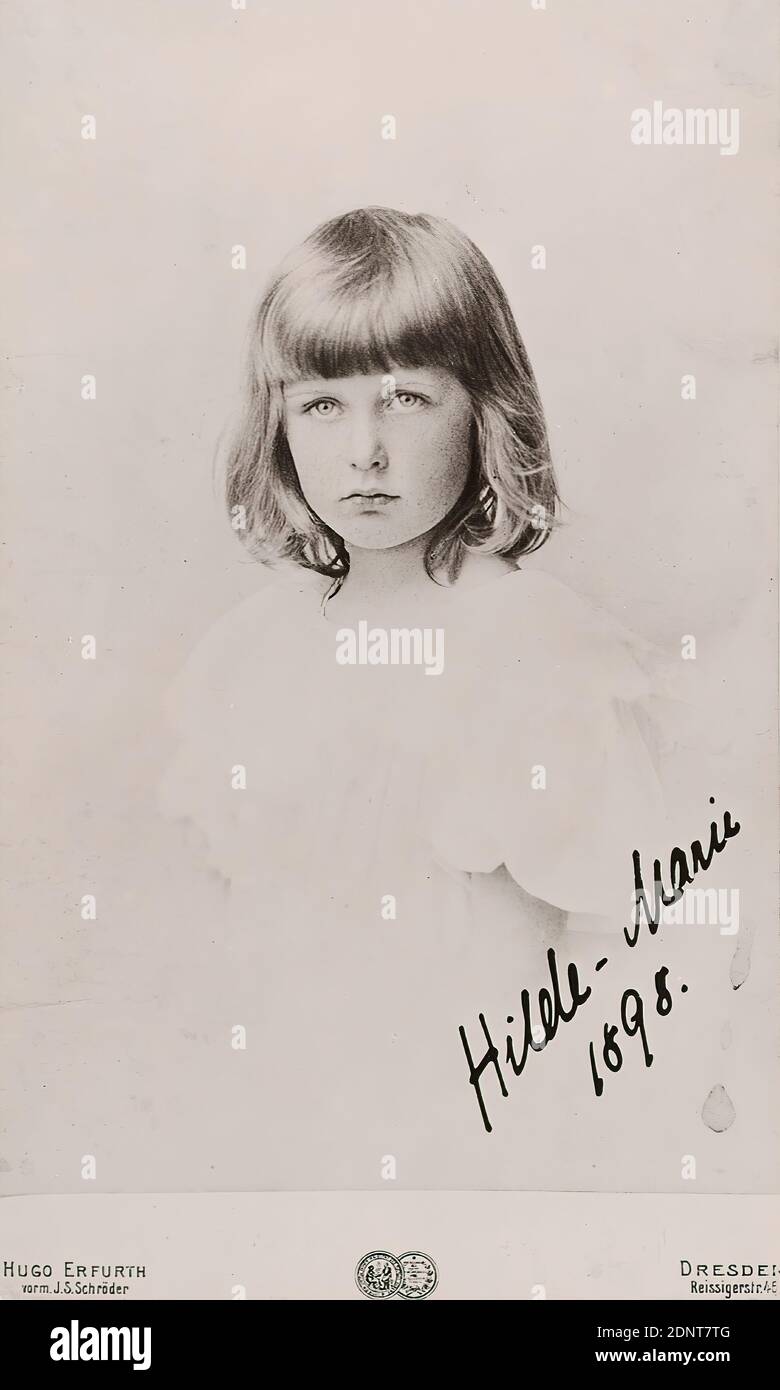 Hugo Erfurth, Hilde-Marie, silver gelatin paper, black and white positive process, image size: height: 16,2 cm; width: 9,7 cm, signed and dated, exposed: Hilde-Marie 1898, inscribed: recto: exposed at lower margin: HUGO ERFURTH, pre. J. S. Schröder, DRESDEN, Reissigerstr. 46, in lead: repro no, inscribed: cardboard: repro no, Stamp: cardboard o. r. Stock Photo