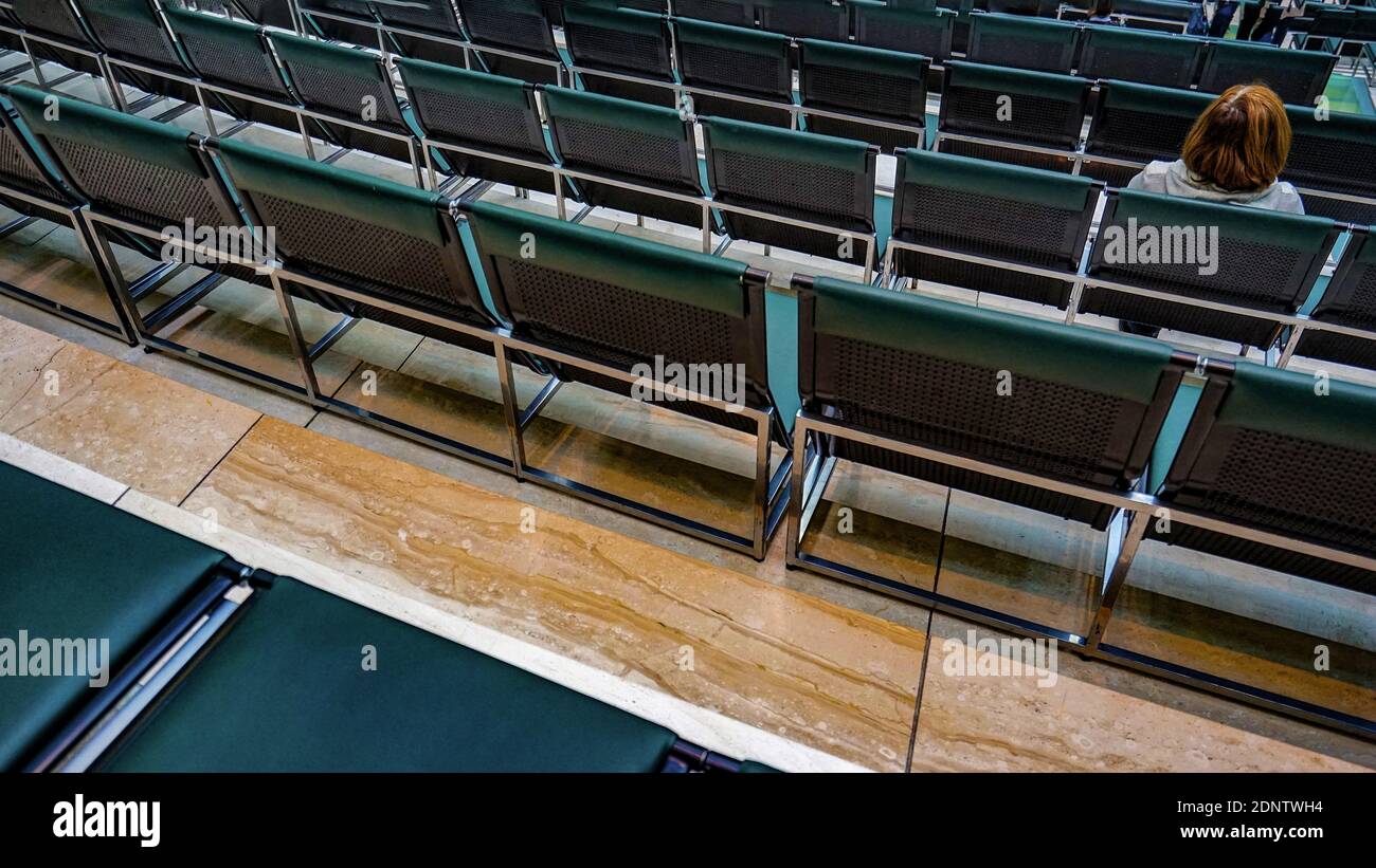 School high classroom benches hires stock photography and images Alamy