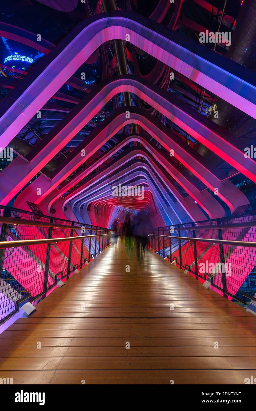 Silhouette pedestrian bridge hi-res stock photography and images - Alamy