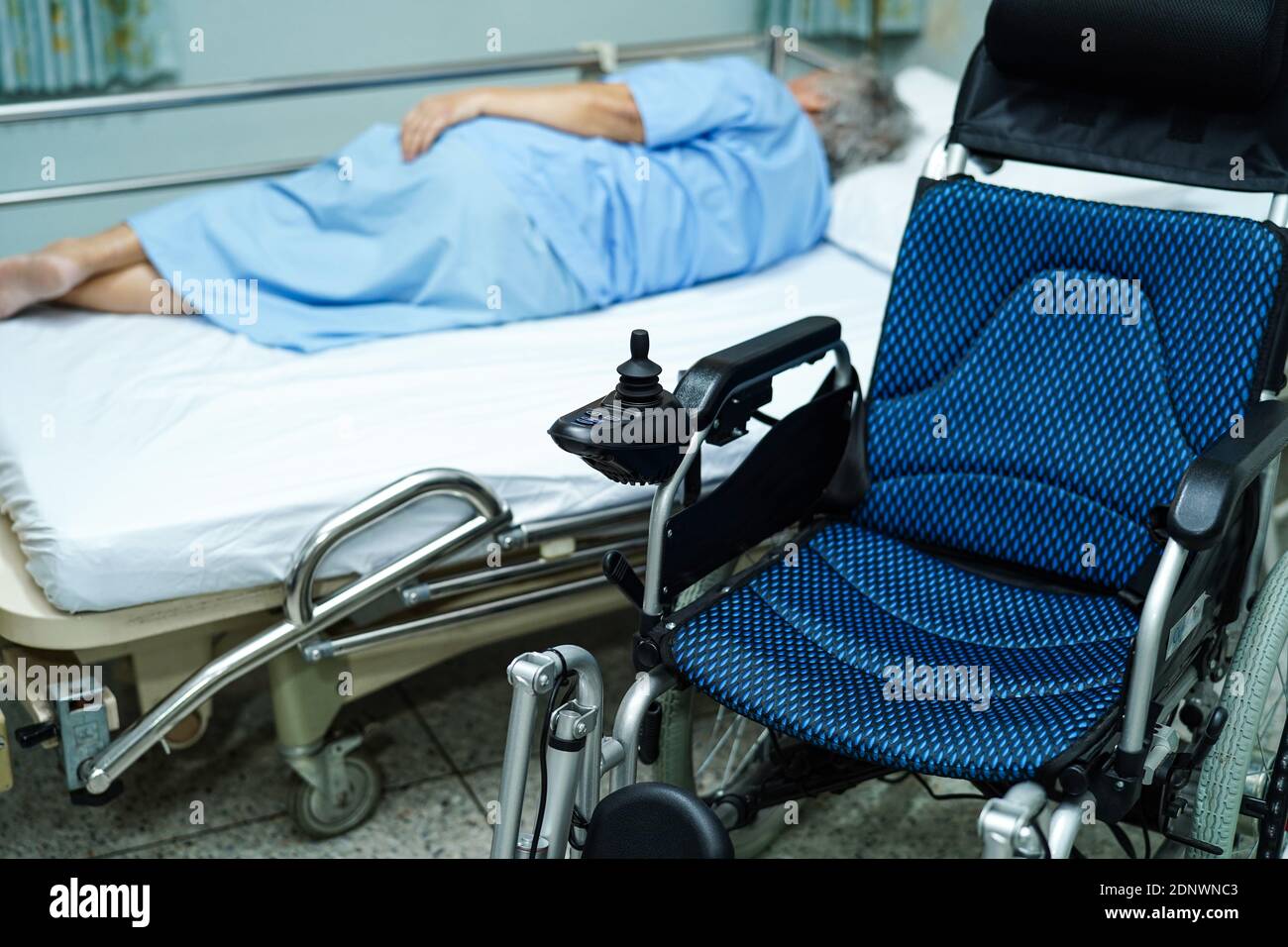 Move patient wheel chair hires stock photography and images Alamy