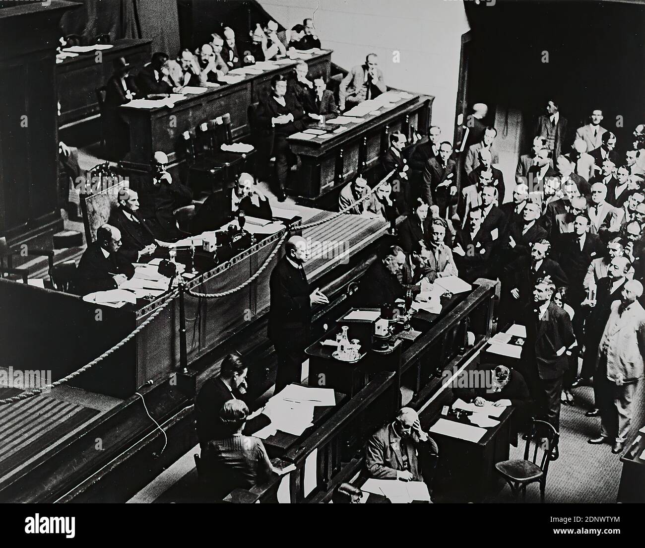 Erich Salomon, Dr. Gustav Stresemann at the League of Nations Conference  during his last speech on September 9, 1929, Staatliche Landesbildstelle  Hamburg, Collection on the History of Photography, silver gelatin paper,  black