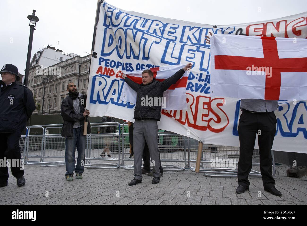 United Kingdom / London/Trafalgar Square am 29.04.2011/PROTEST DURING