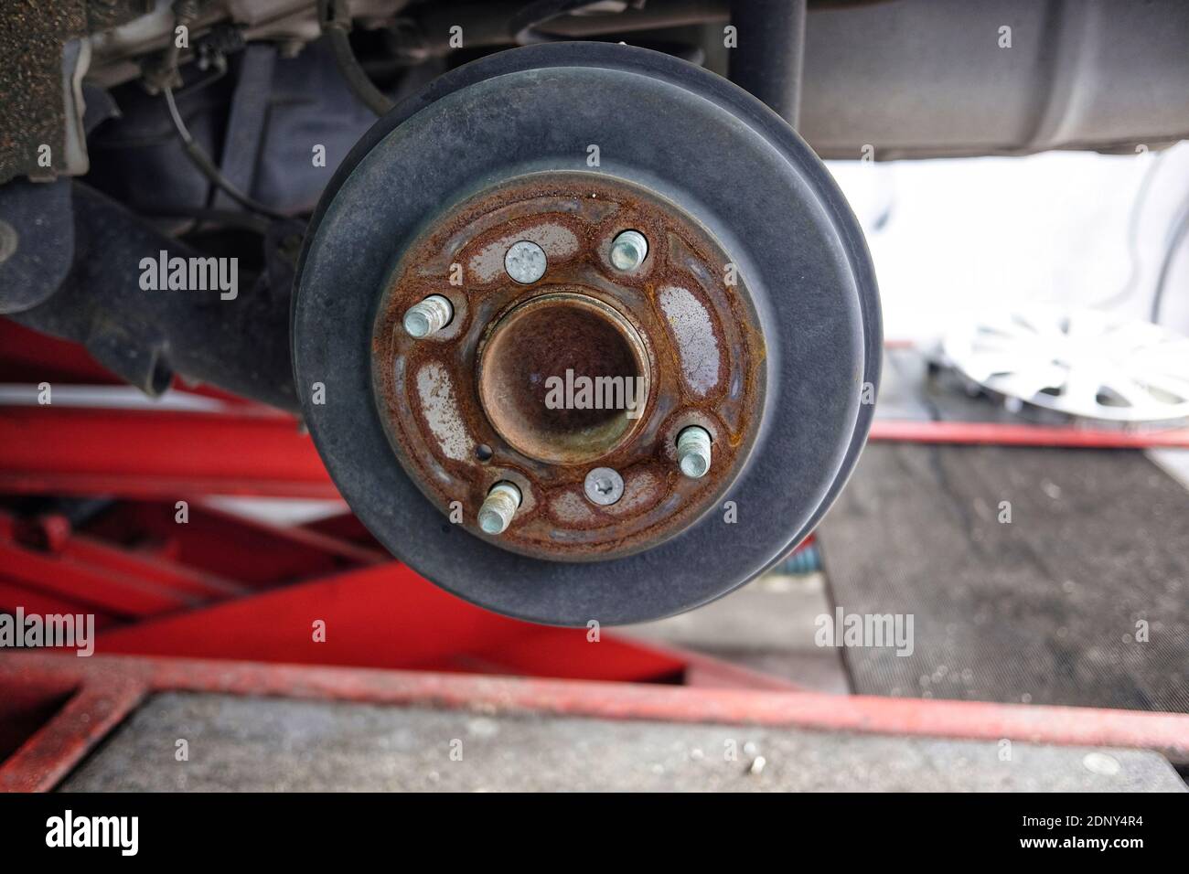 Drum brake hires stock photography and images Alamy