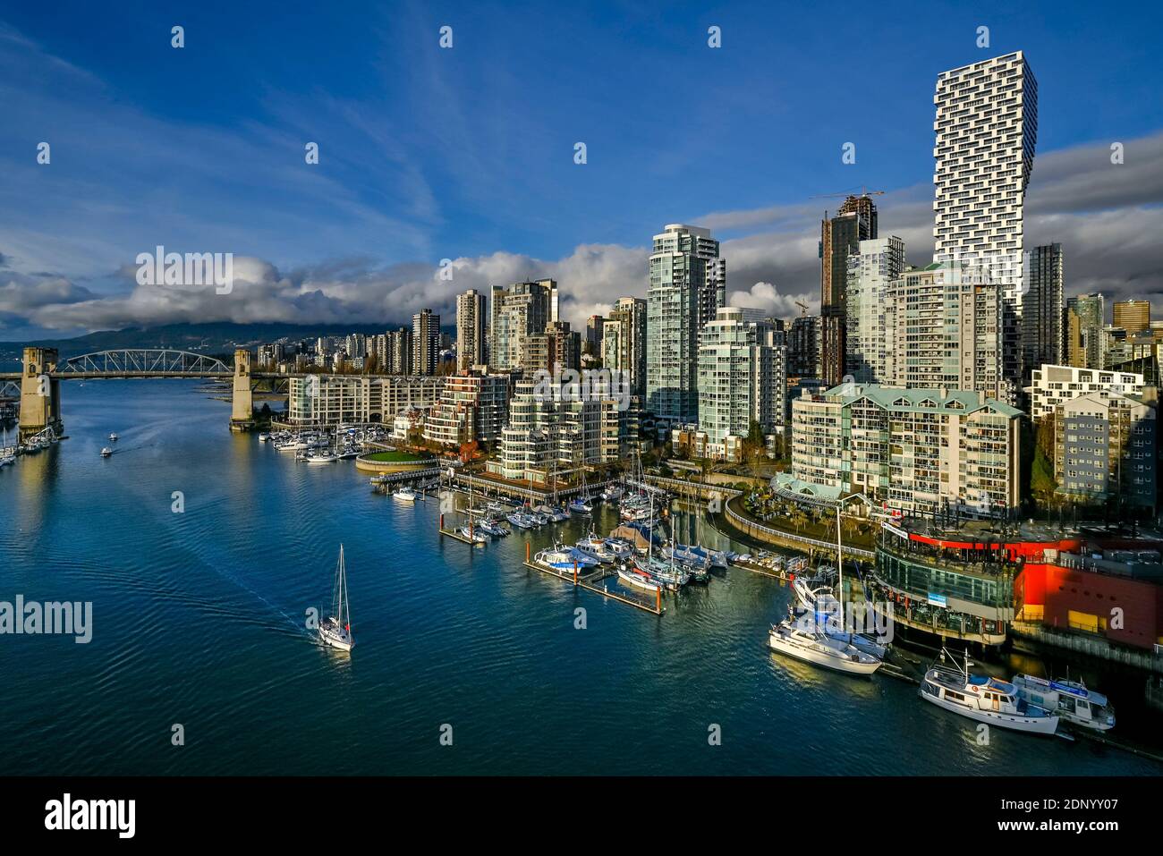 Marina burrard bridge false hi-res stock photography and images - Alamy