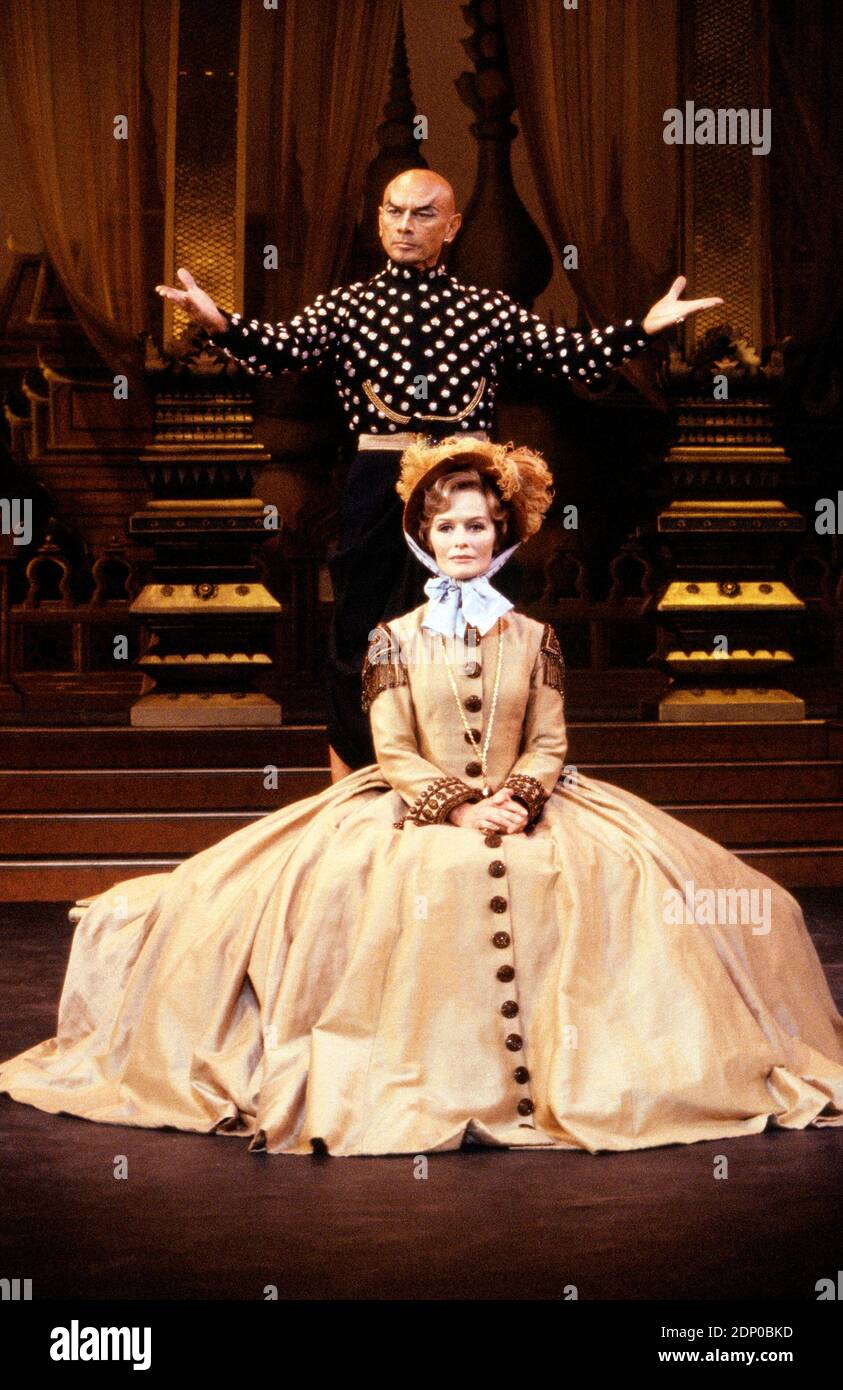 Virginia McKenna (Mrs Anna), Yul Brynner (The King of Siam) in THE KING AND I at the London Palladium, London W1  12/06/1979  music: Richard Rogers  lyrics & book: Oscar Hammerstein II  set design: Peter Wolf  costumes: Irene Sharif   lighting: David Hersey   choreographer: Jerome Robbins   director: Yuriko Stock Photo