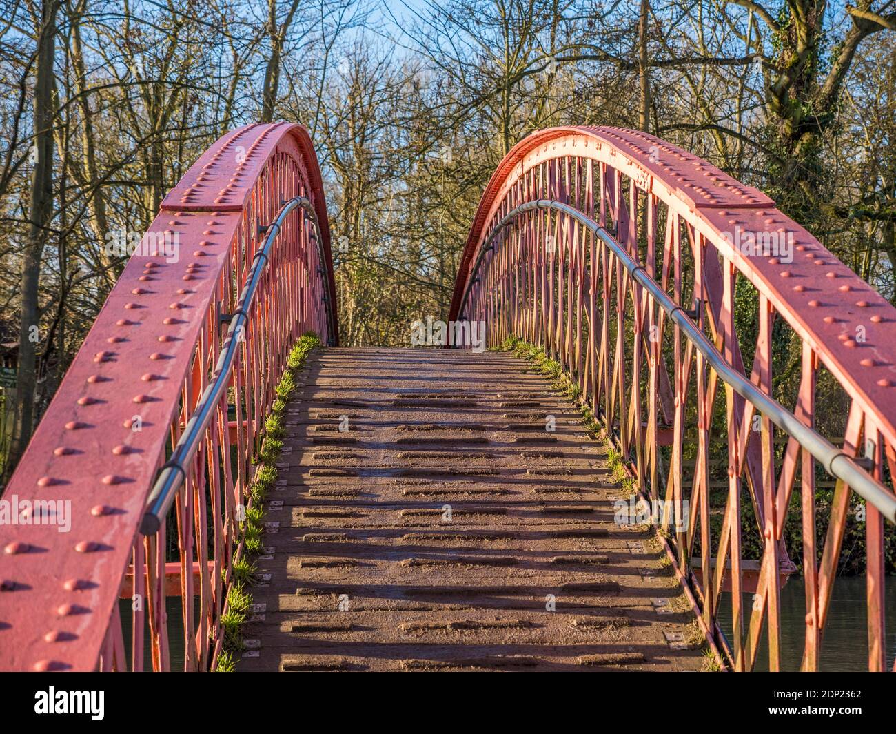 Red Footbridge, Port Meadow, River Thames, Thames Path, Oxford, Oxfordshire, England, UK, GB. Stock Photo