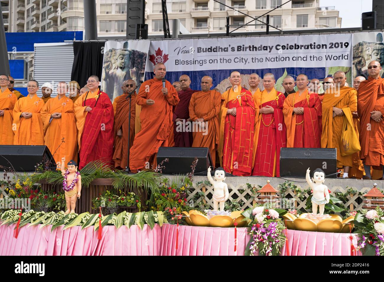 Urban Bhuddhist Monk, Bhante Saranapala speaks at Vesak, Bhudda's Birthday Celebrations, Mississaga, Ontario, Canada - TAKX66 Stock Photo