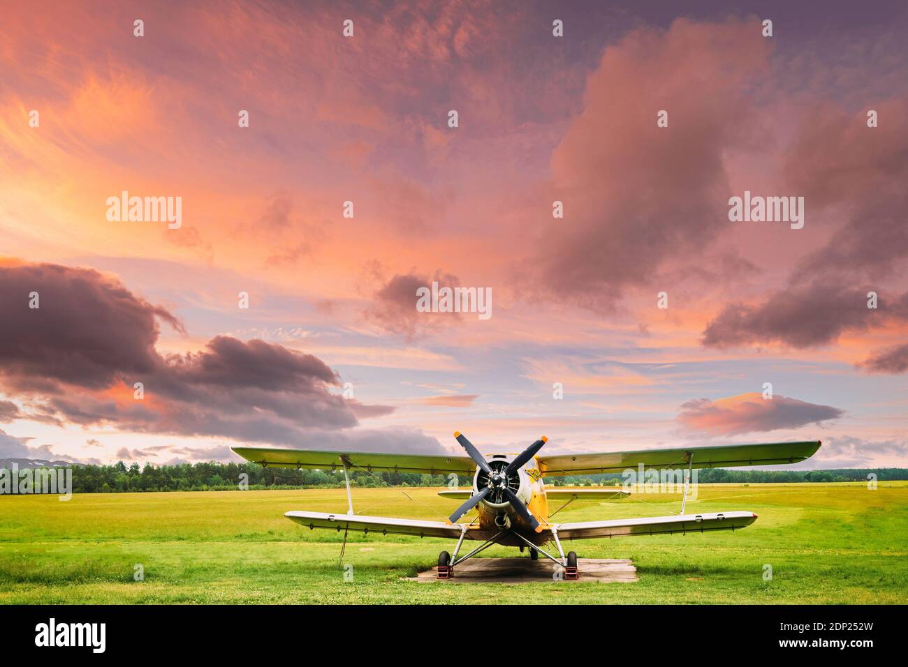 Old Retro Plane Aircraft Aeroplane, Airplane Biplane Parked In Grass ...