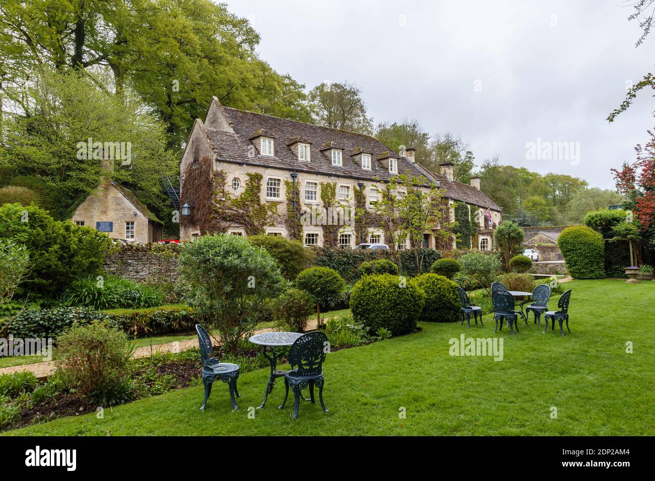 Bibury cotswolds hotel village hi-res stock photography and images - Alamy