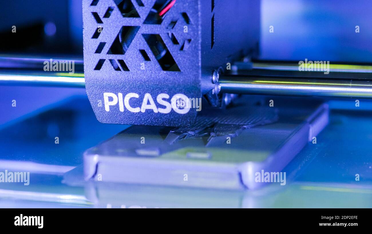 Print Machine Model Modern 3D printer machine printing plastic model Stock Photo - Alamy