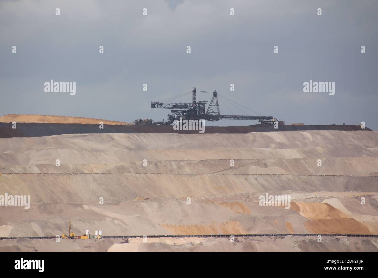 Blick in den Braunkohletagebau Hambach in der Nähe von Düren Stock Photo