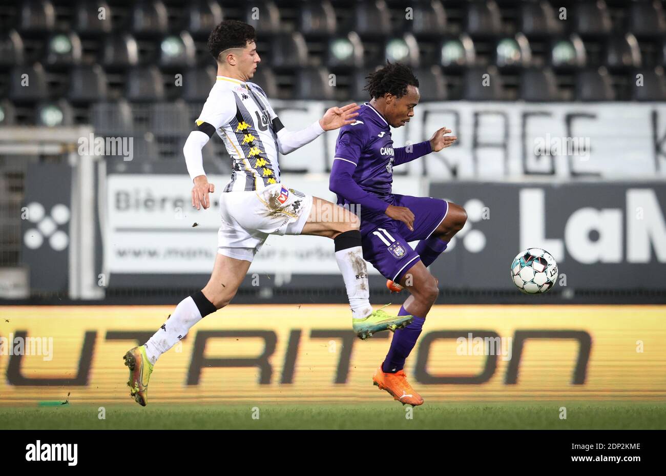 RSC Anderlecht's social media administrators describe SA's Percy Tau as 'an  absolute baller