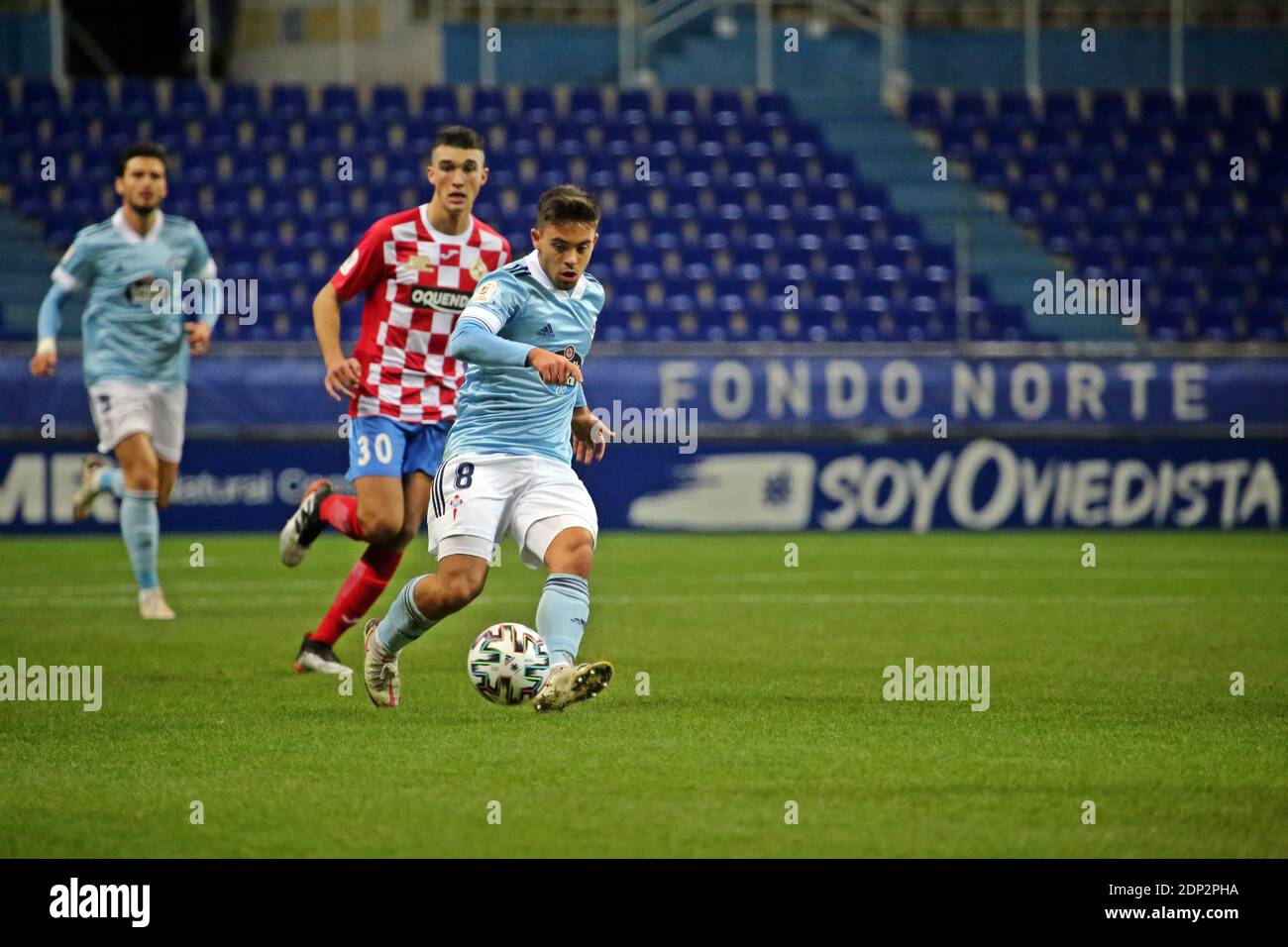 Oviedo, Spain. 17th Dec, 2020. Oviedo, SPAIN: RC Celta de Vigo player Fran Beltrán (8) passes the ball during the First Round of the SM El Rey 2020-21 Cup between UD Llanera and RC Celta de Vigo with victory for the visitors by 0-5 at the Estadio Nuevo Carlos Tartiere in Oviedo, Spain on December 17, 2020. (Photo by Alberto Brevers/Pacific Press/Sipa USA) Credit: Sipa USA/Alamy Live News Stock Photo