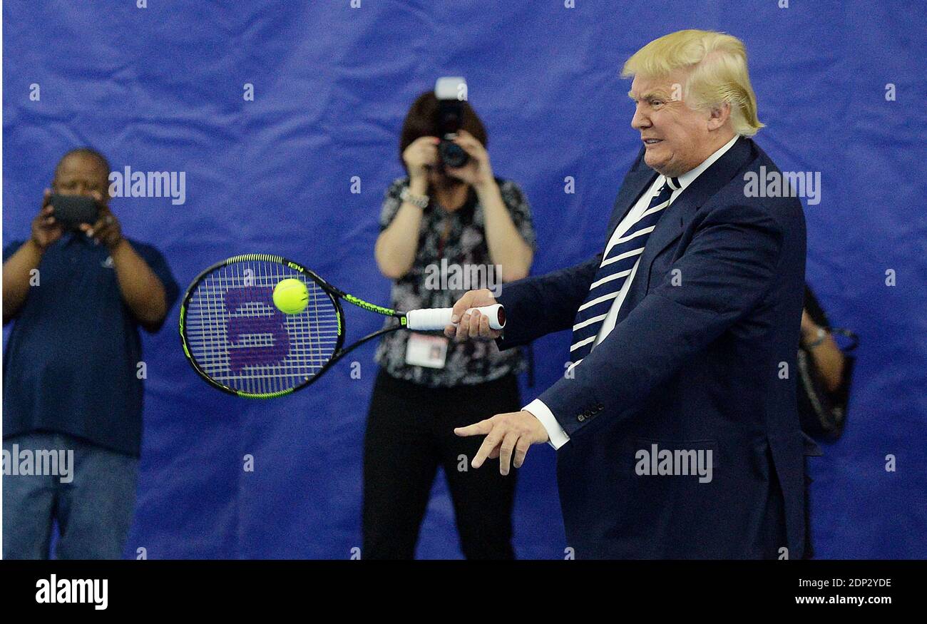 Page 5 Plays Tennis High Resolution Stock Photography And Images Alamy