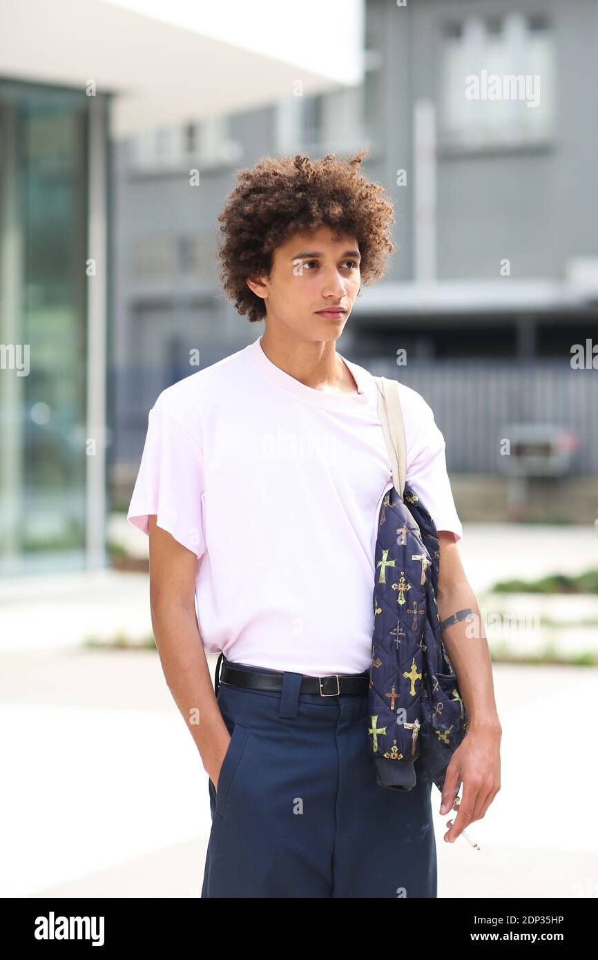 Street style, Model after Damir Doma Spring-Summer 2016 Menswear show held  at Via Tortona in Milan, Italy, on June 22nd, 2015. Photo by Marie-Paola  Bertrand-Hillion/ABACAPRESS.COM Stock Photo - Alamy