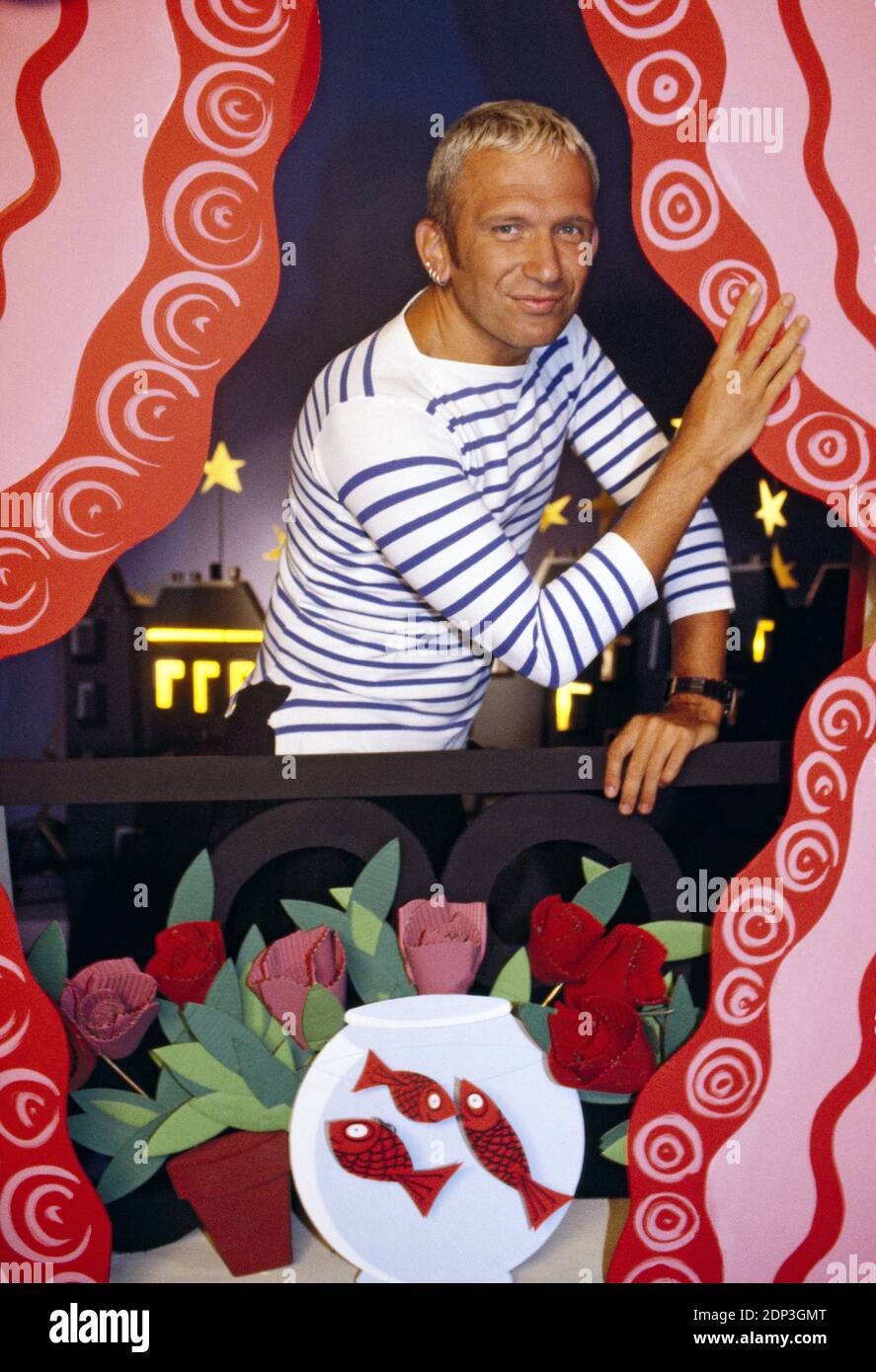 File - French fashion designer Jean-Paul Gaultier on the set of TV show Euro  Trash in 1993, broadcast on the British station "Channel 4". Photo by  Pascal Baril/ABACAPRESS.COM Stock Photo - Alamy