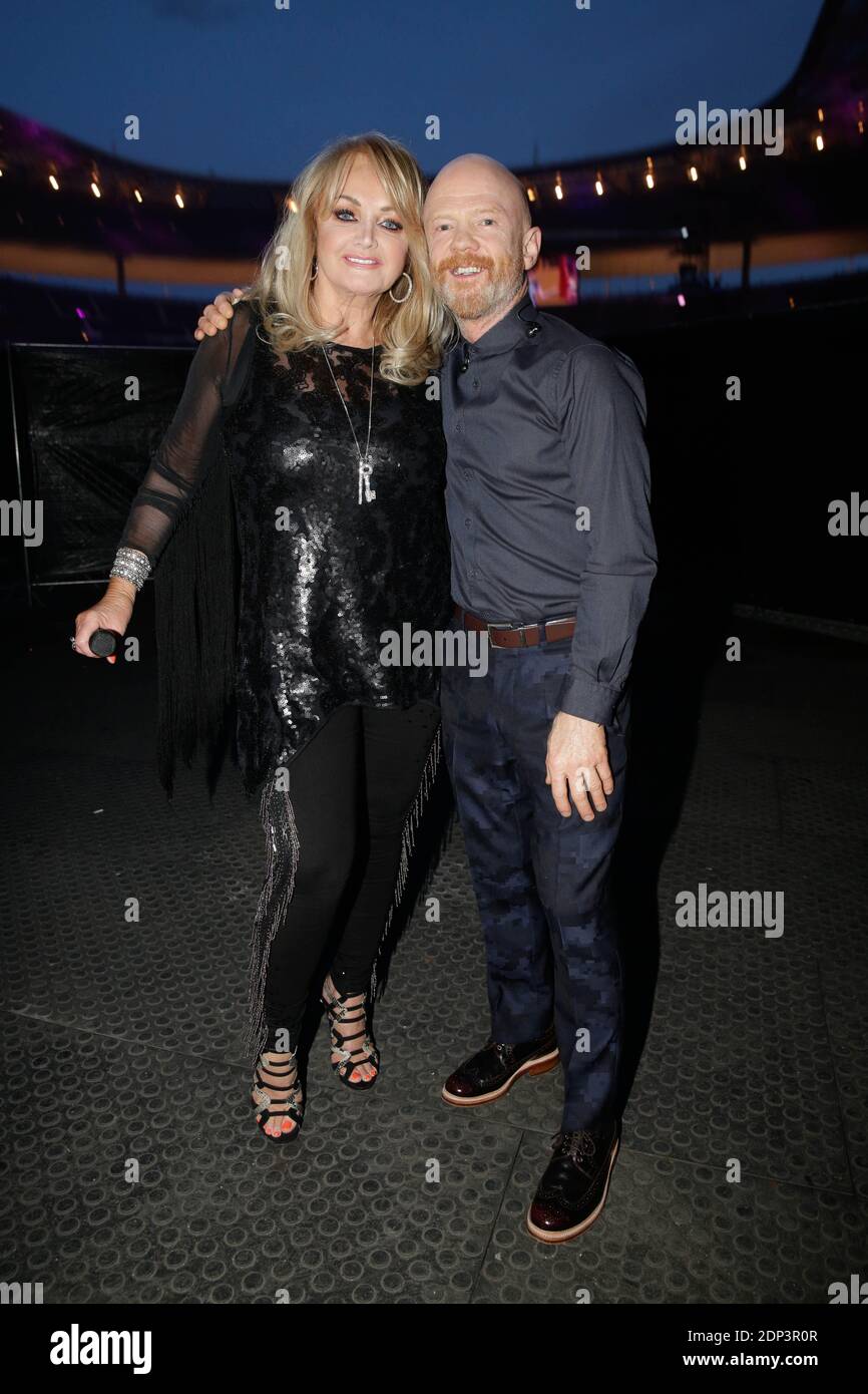 Exclusive Bonnie Tyler and Jimmy Somerville in backstage of the Stars