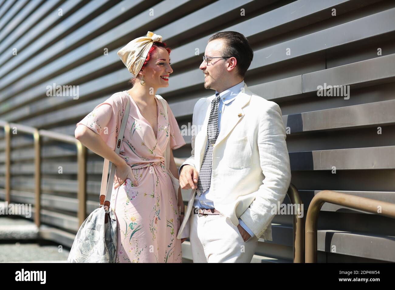 Pitti uomo street style hi-res stock photography and images - Alamy