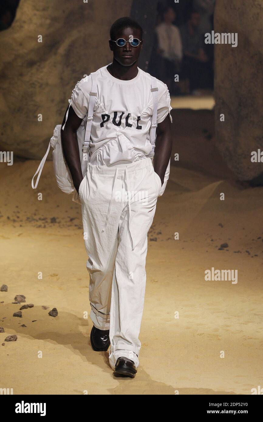 A model walks the runway at the Kenzo Spring-Summer 2016 fashion show  during Paris Menswear Fashion Week on June 27, 2015 in Paris, France. Photo  by Alain Gil-Gonzalez/ABACAPRESS.COM Stock Photo - Alamy