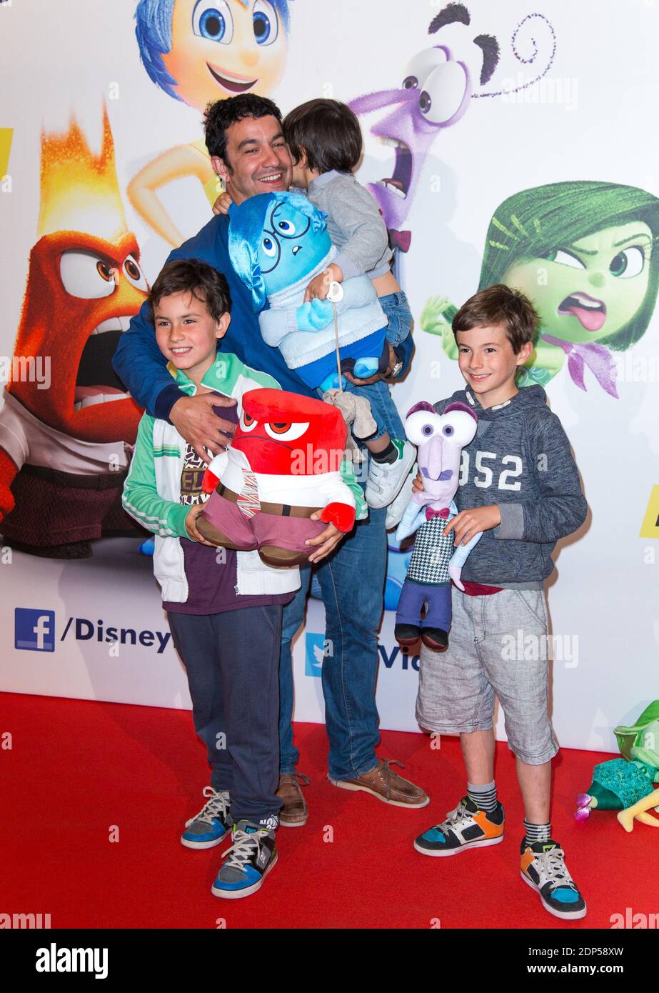 THOMAS THOUROUDE ET SES ENFANTS - AVANT-PREMIERE DE 'VICE-VERSA' AU GRAND  REX Photo by Nasser Berzane/ABACAPRESS.COM Stock Photo - Alamy