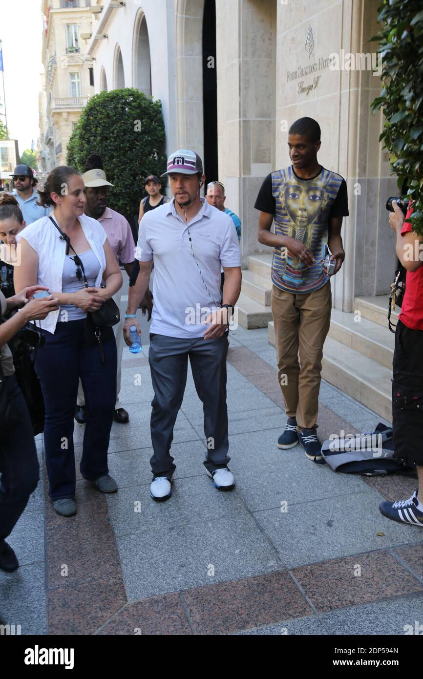 Mark Wahlberg Revient Du Golf Le Jour De Son Anniversaire A Paris Photo By Nasser Berzane Abacapress Com Stock Photo Alamy
