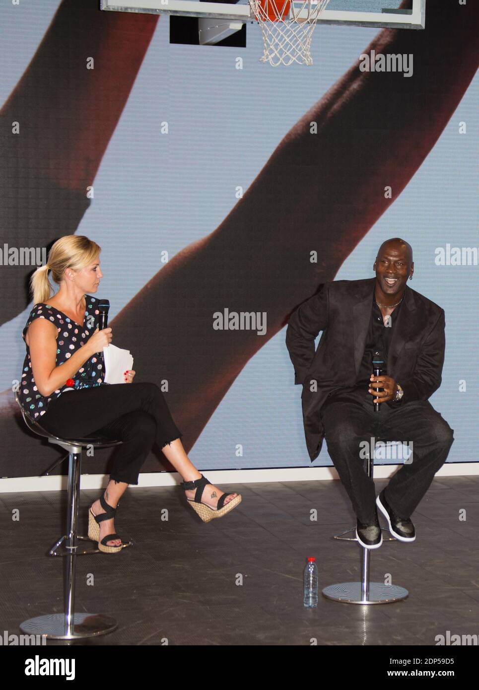 MICHAEL JORDAN - MICHAEL JORDAN A PARIS POUR LES 30ANS DE LA AIR JORDAN -  CONFERENCE DE PRESSE AU PALAIS DE TOKYO. Photo by Nasser  Berzane/ABACAPRESS.COM Stock Photo - Alamy