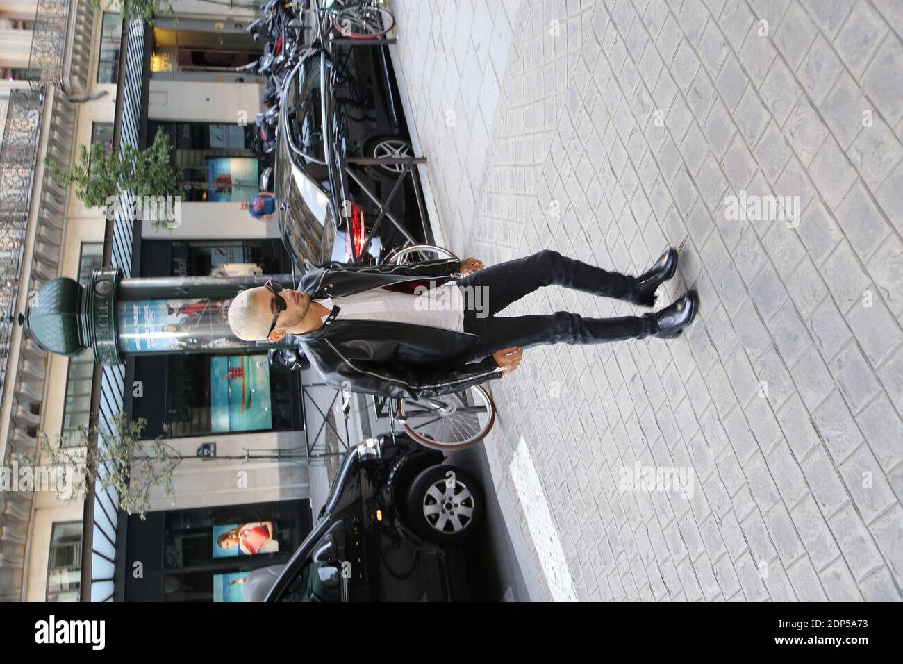 ZAYN MALIK ARRIVE CHEZ LOUIS VUITTON - FASHION WEEK HOMME Photo by Nasser  Berzane/ABACAPRESS.COM Stock Photo - Alamy