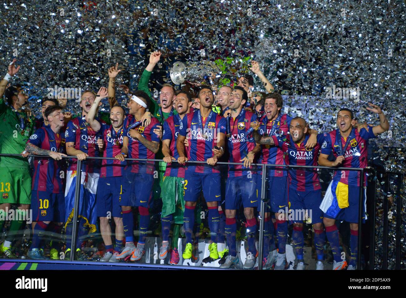 Personlig Hvor fint konkurs Barcelona players lift the UEFA Champions League Trophy on the Balcony  after winning the Champion's League Final soccer match, Barcelona vs  Juventus in Berlin, Germany, on June 6th, 2015. Barcelona won 3-1.
