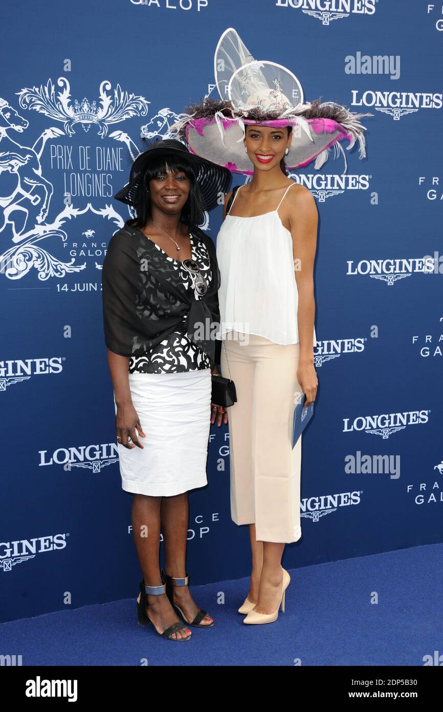 Flora Coquerel et sa mere assistent au Prix De Diane Longines a  l'Hippodrome De Chantilly, pres de Paris, France le 14 Juin 2015. Photo by  Alban Wyters/ABACAPRESS.COM Stock Photo - Alamy