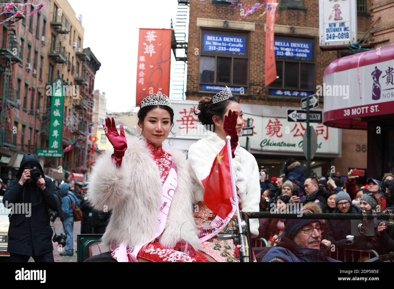 chinese new year parade in chinatown