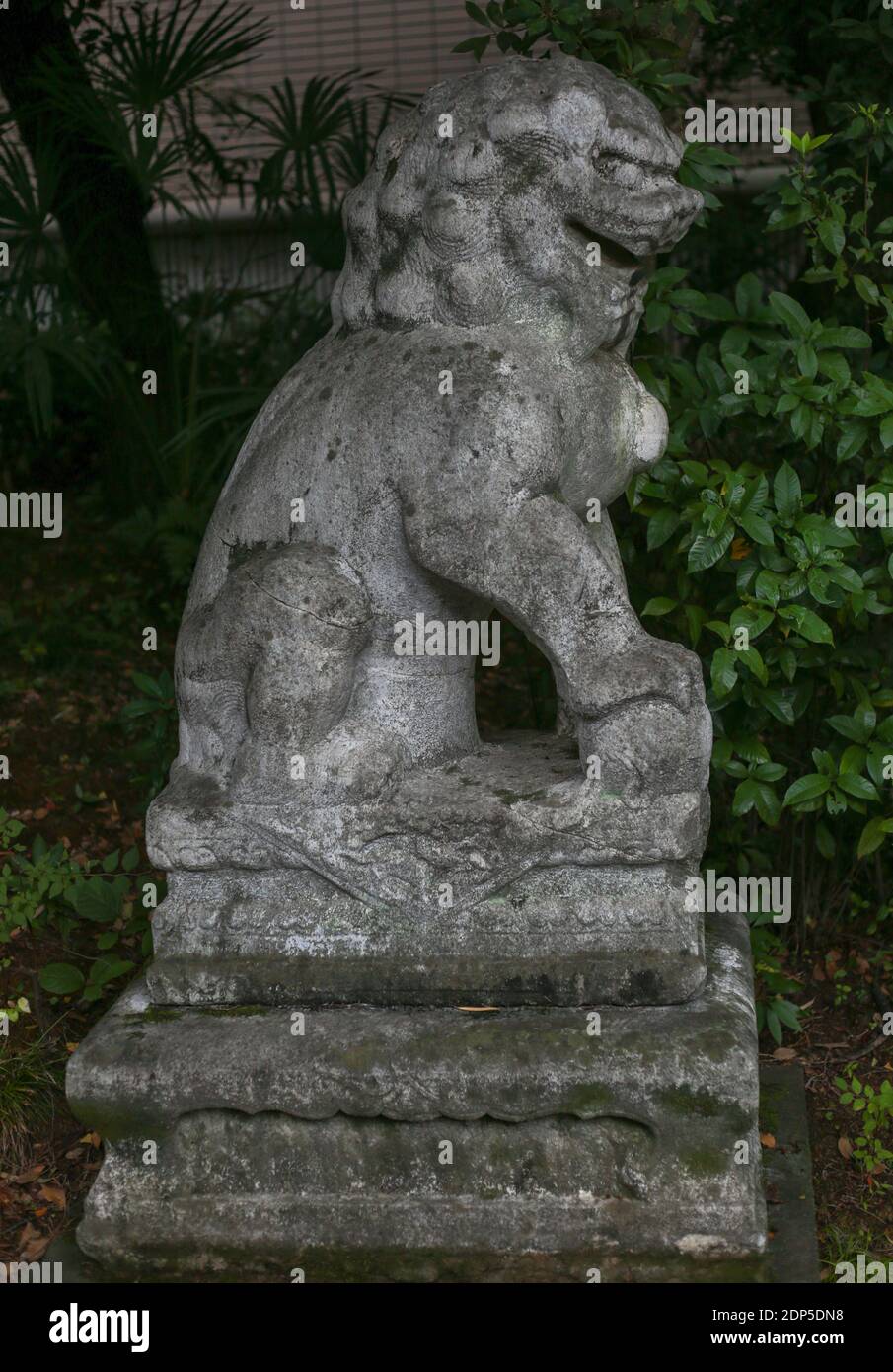 Buddhist statues hi-res stock photography and images - Alamy