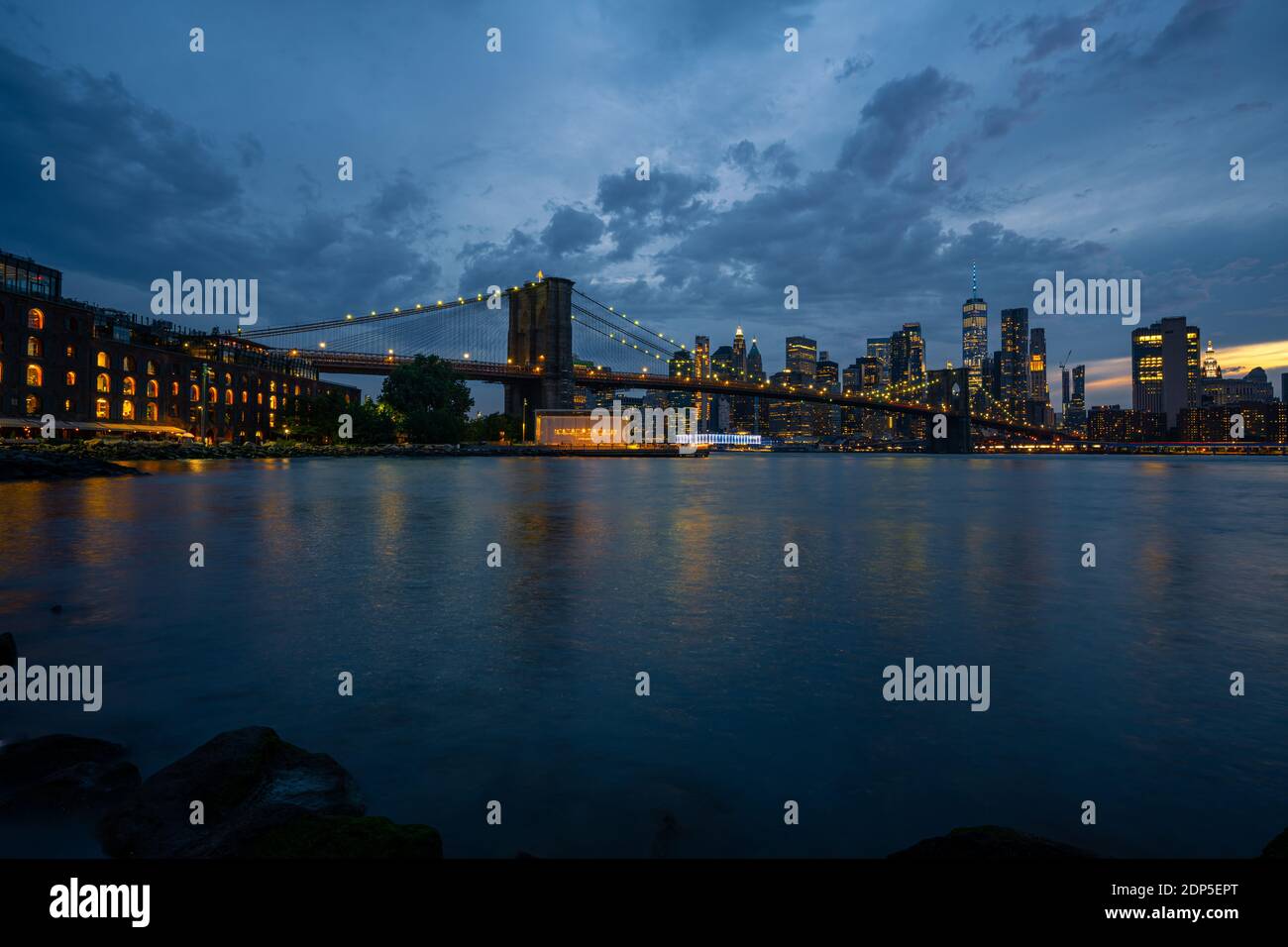 Brooklyn bridge rainy night hi-res stock photography and images - Alamy