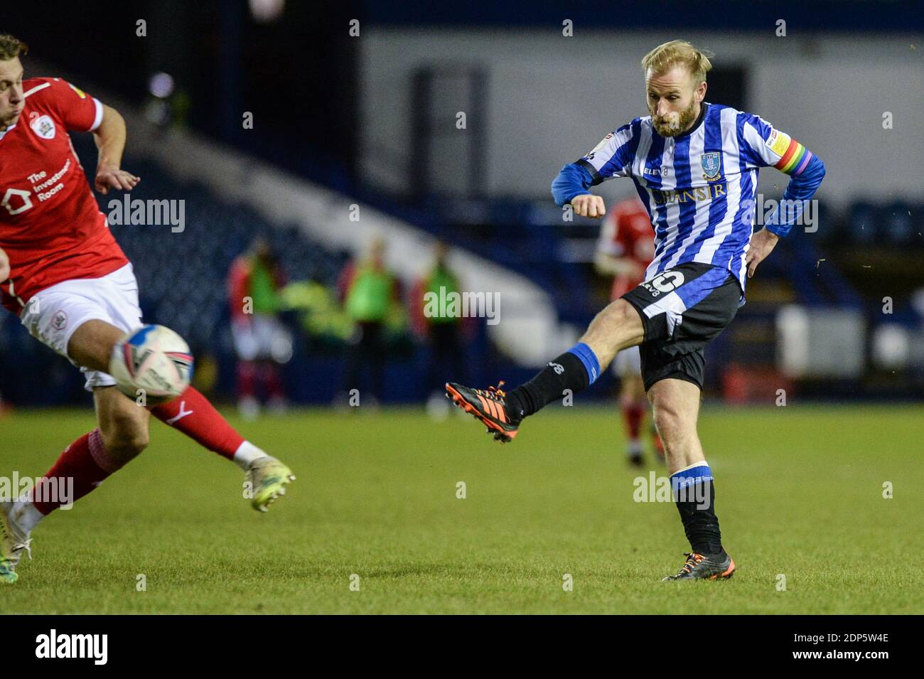 Barry Bannan (10) Of Sheffield Wednesday Shoots Stock Photo - Alamy